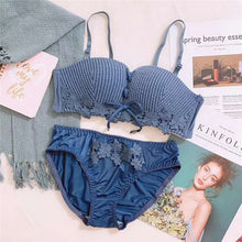 Load image into Gallery viewer, Female Sexy Lace Bra Sets Women Seamless Embroidery Bralette Wireless Breathable Bra and Panty Set Underwear Briefs Strapless